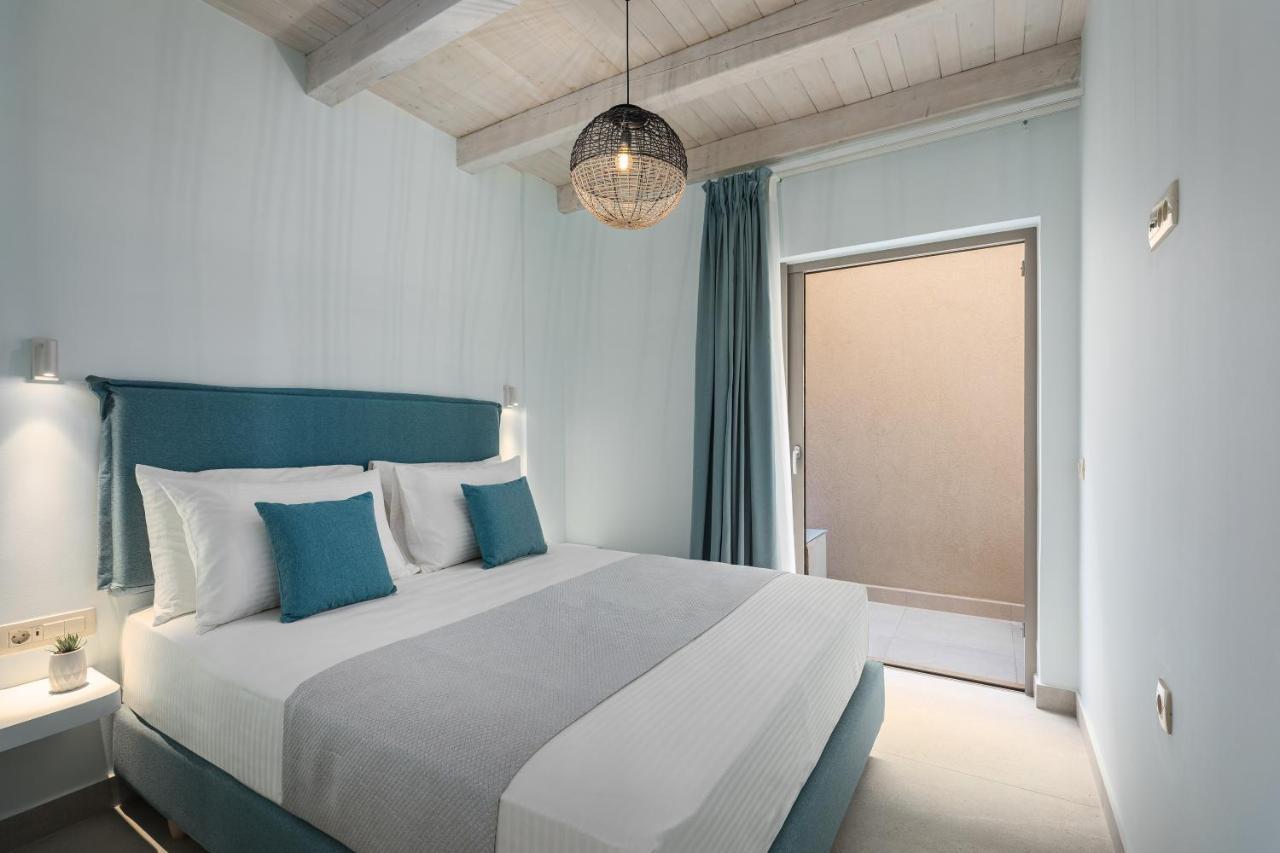 Pearl I, Ii & Iii - Redefined Island Chic, By Thinkvilla * Плакиас