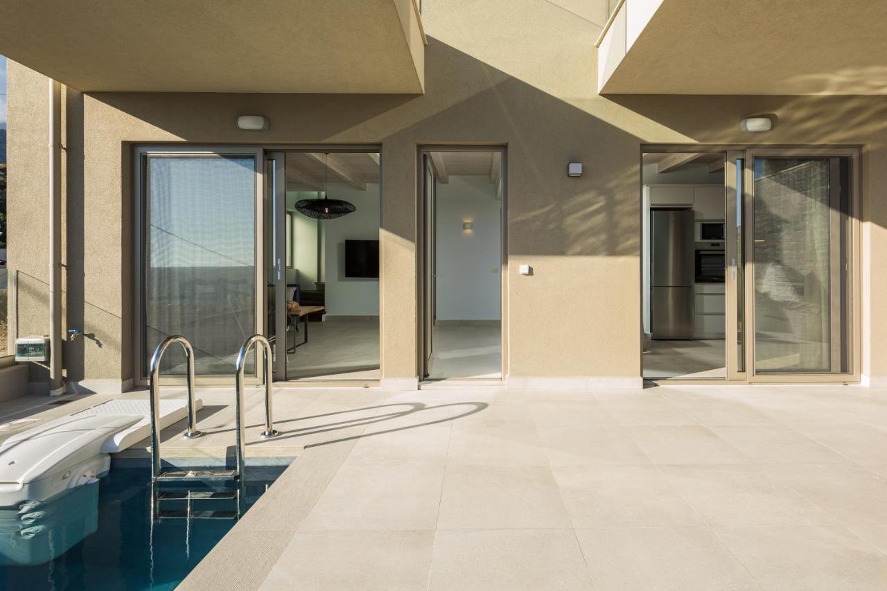 Pearl I, Ii & Iii - Redefined Island Chic, By Thinkvilla * Плакиас